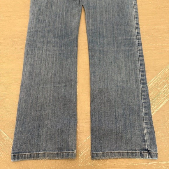 L.L. Bean Blue Straight Leg Jeans Classic Fit Denim - Picture 8 of 8
